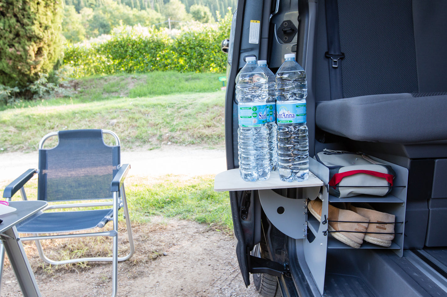 Schuhregal VW California mit Klapptisch, Shoeboxx, Trittstufenregal - VANhackers
