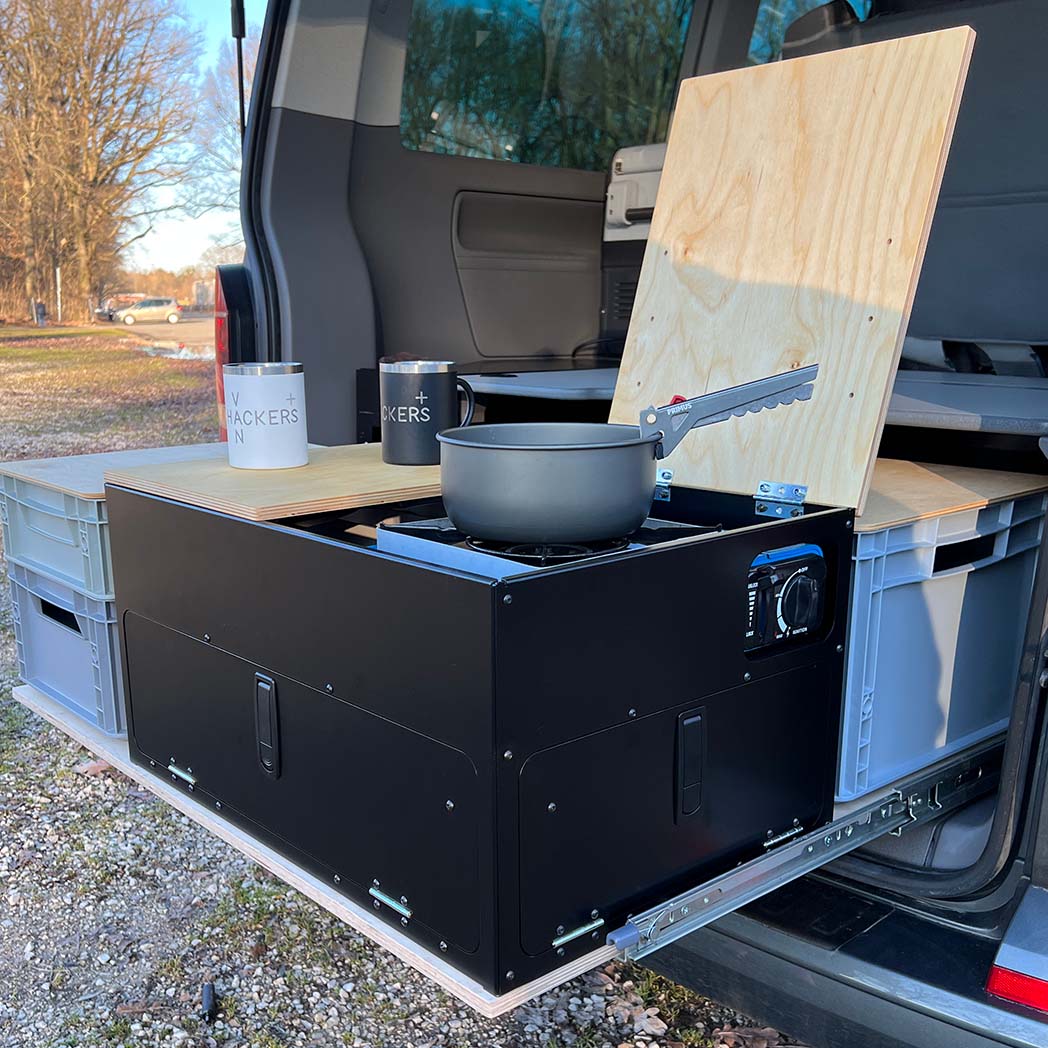 kompakte Küchenbox VW California Zubehör, immer alles dabei im Campervan - VANhackers
